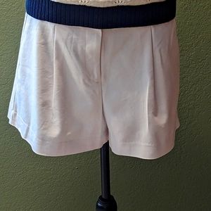 Loft pleated short